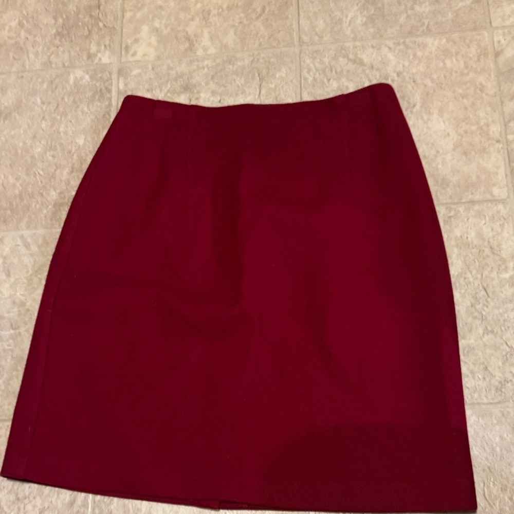 Chic Burgundy Mini Skirt